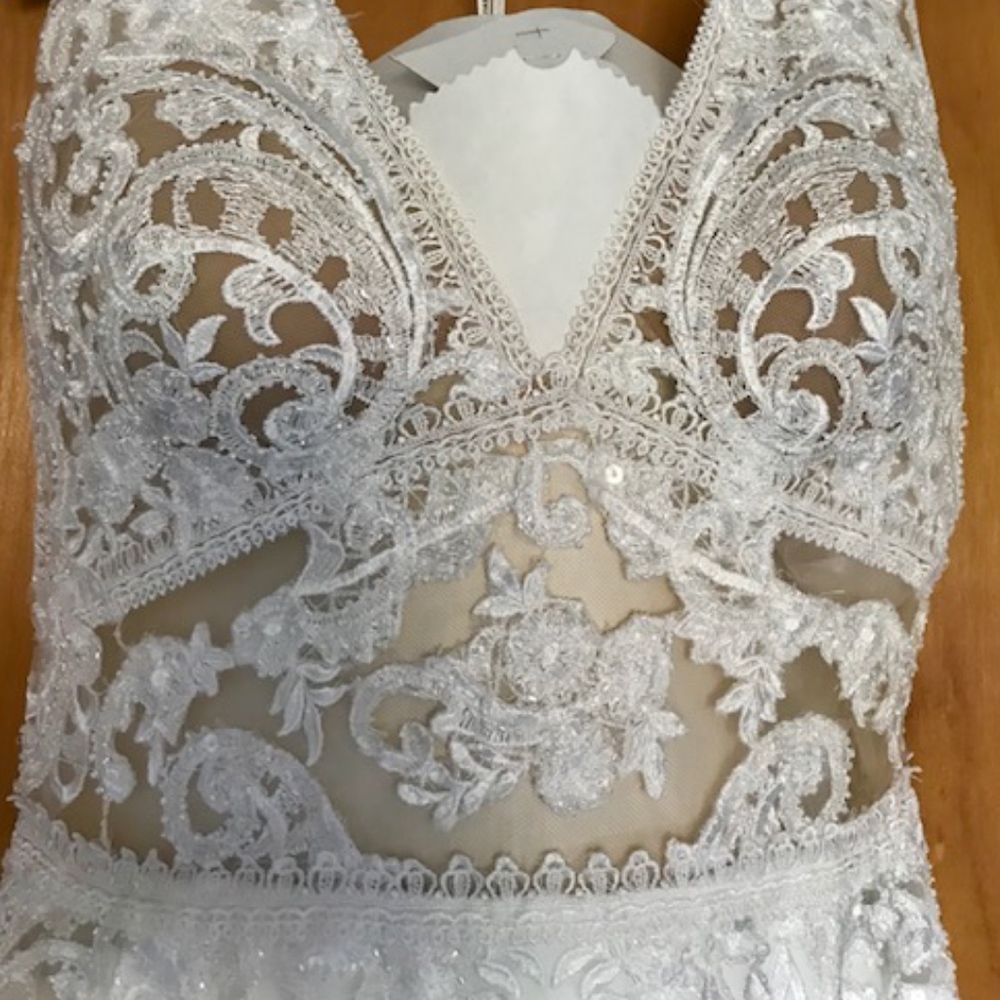 Pronovias Emily Wedding Gown - Picture 2 of 5